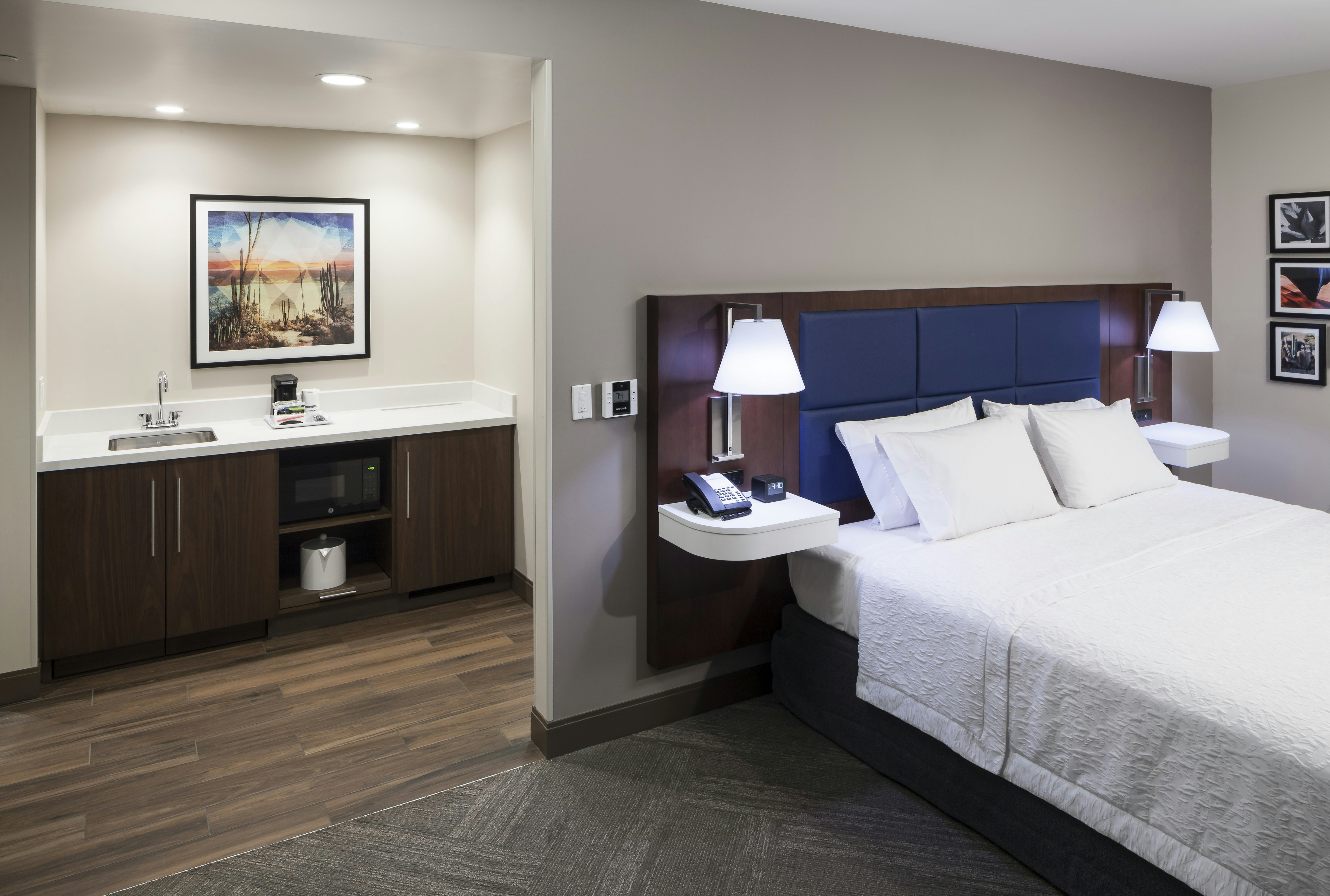 STUDIO, KING BED, ACCESSIBLE
