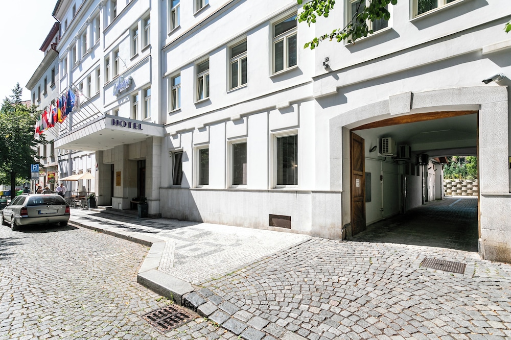 Ametyst Hotel 65/71