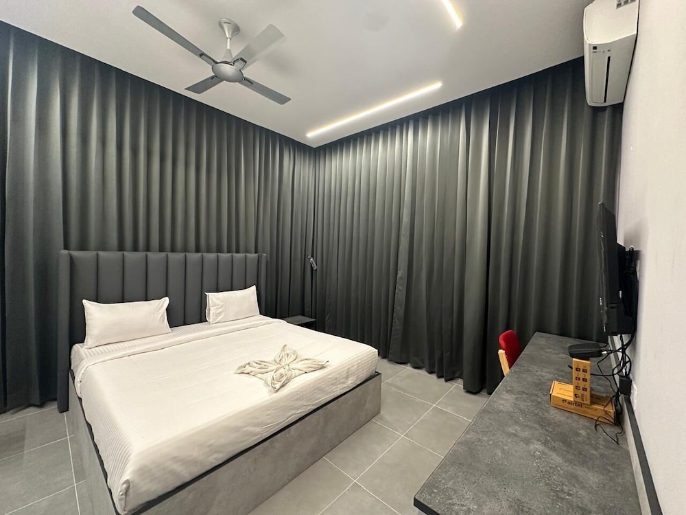 Fabhotel Siri Inn Madhapur 23/39