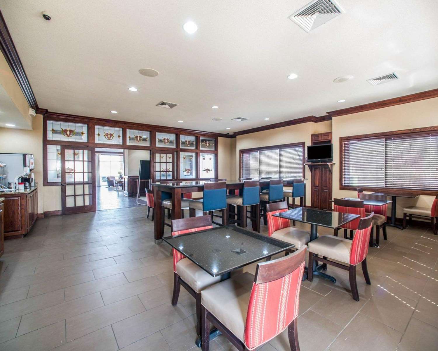 Comfort Suites Columbia University Area 13/22