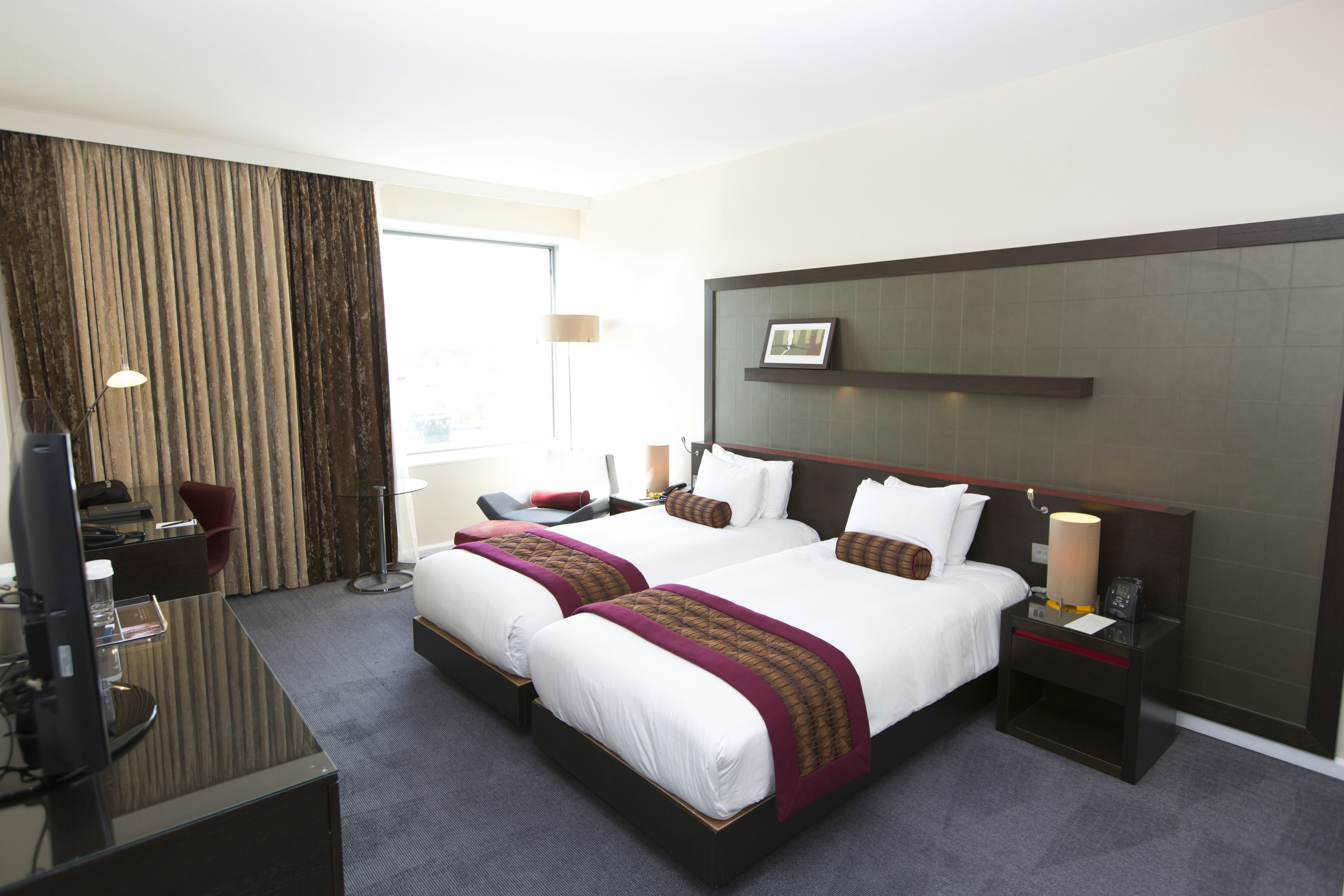 Executive, Twin beds