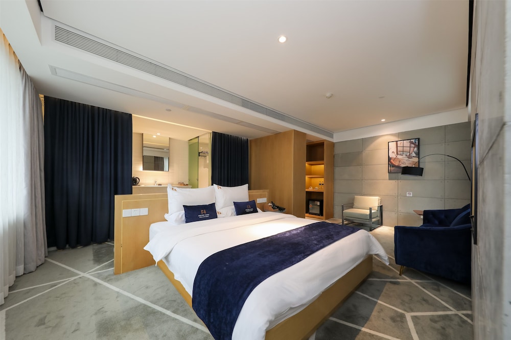 Arrivee Hotel 8/42