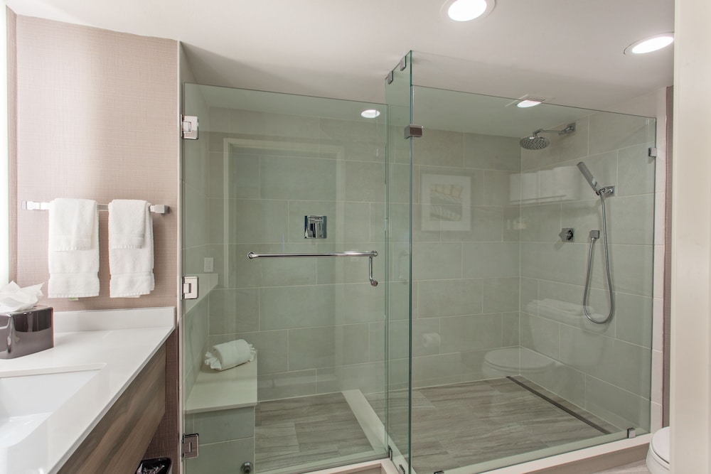 Holiday Inn Diamond Bar 12/58