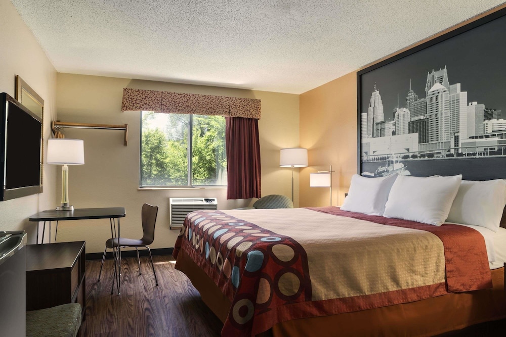 Super 8 By Wyndham Taylor/Detroit Area 7/22