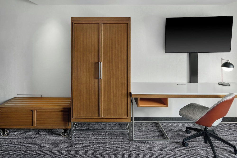 Courtyard by Marriott Kansas City Shawnee 63/71