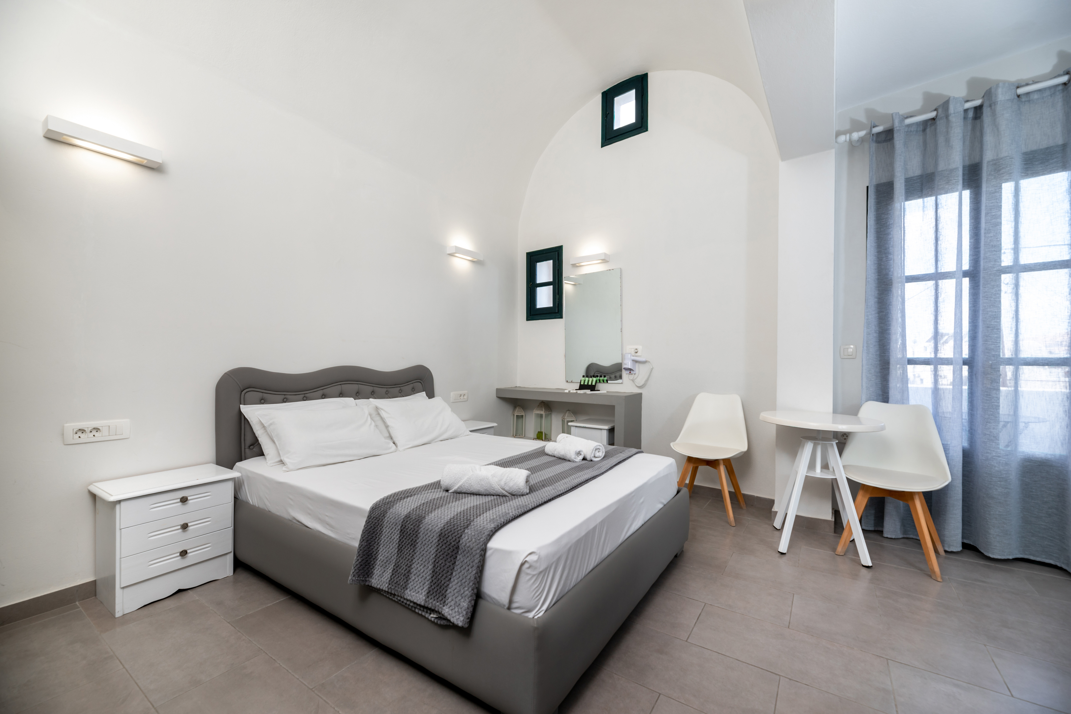 DELUXE, DOUBLE BED