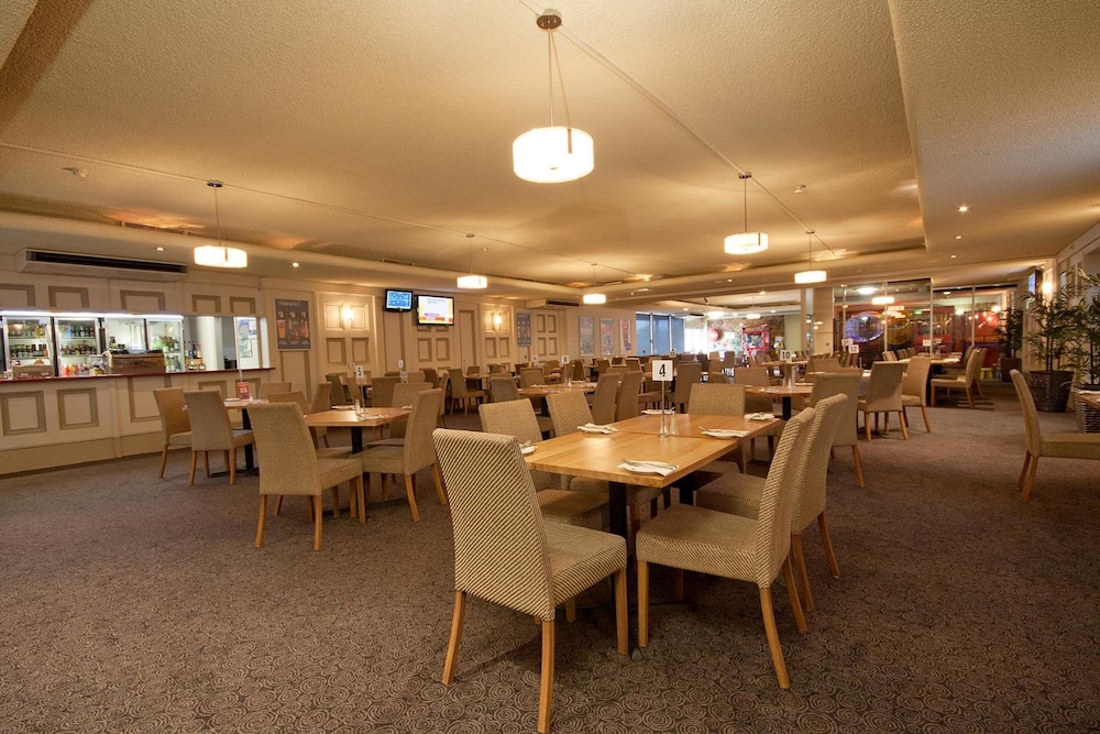 Enfield Hotel 45/55