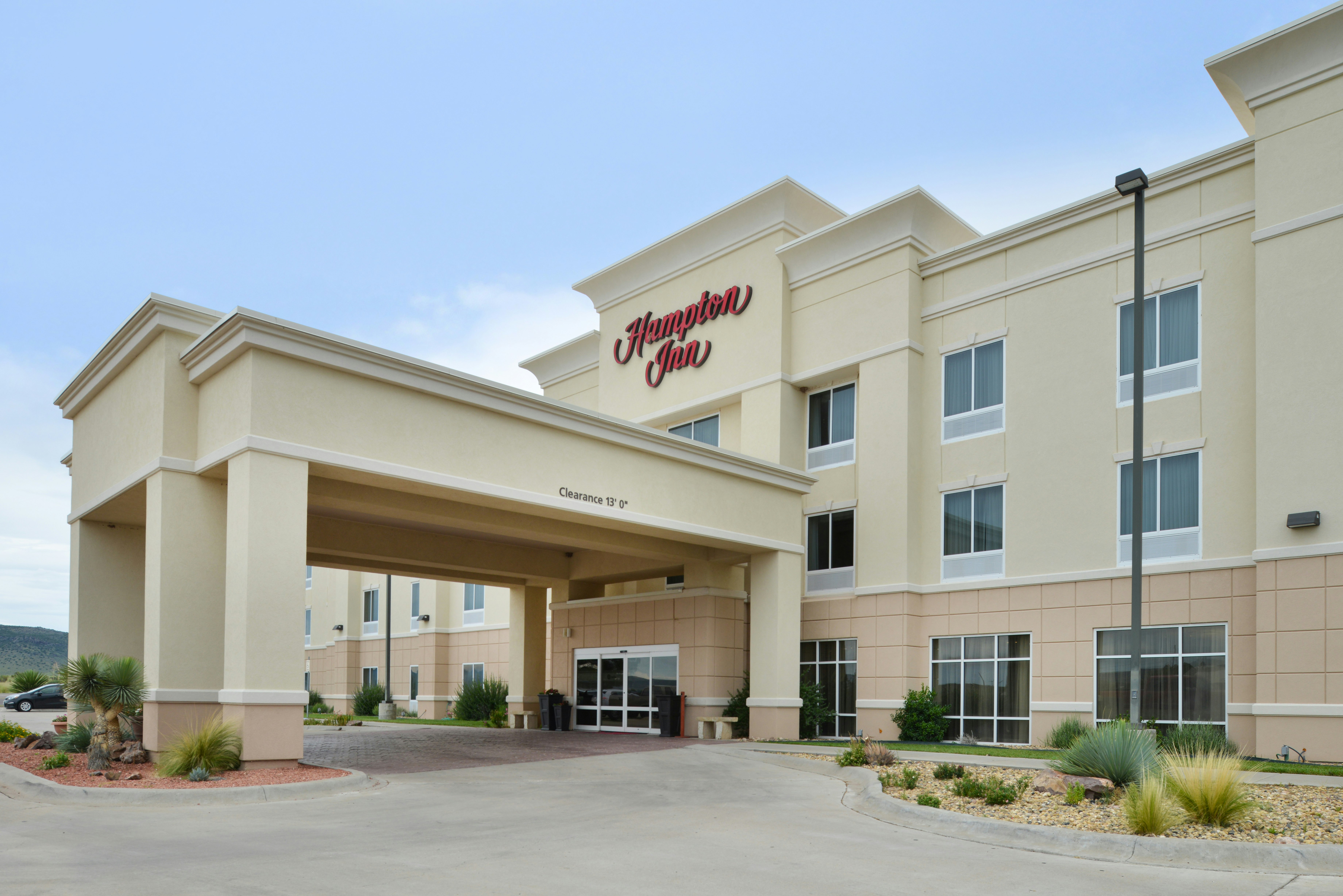 Hampton Inn Alpine 54/60