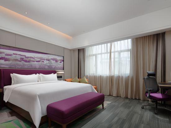 Deluxe, Queen Bed