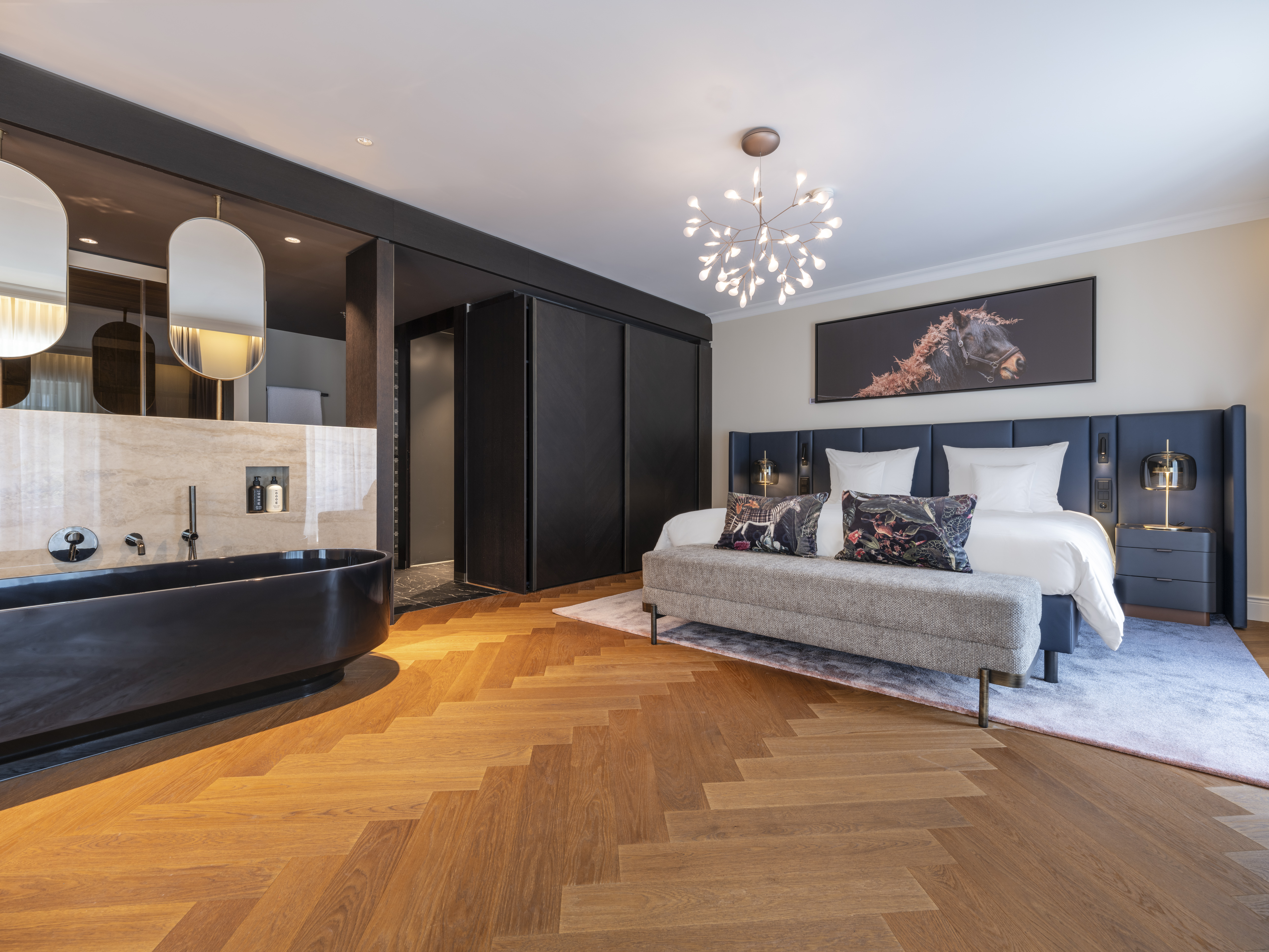 Serenity, Spa, Suite