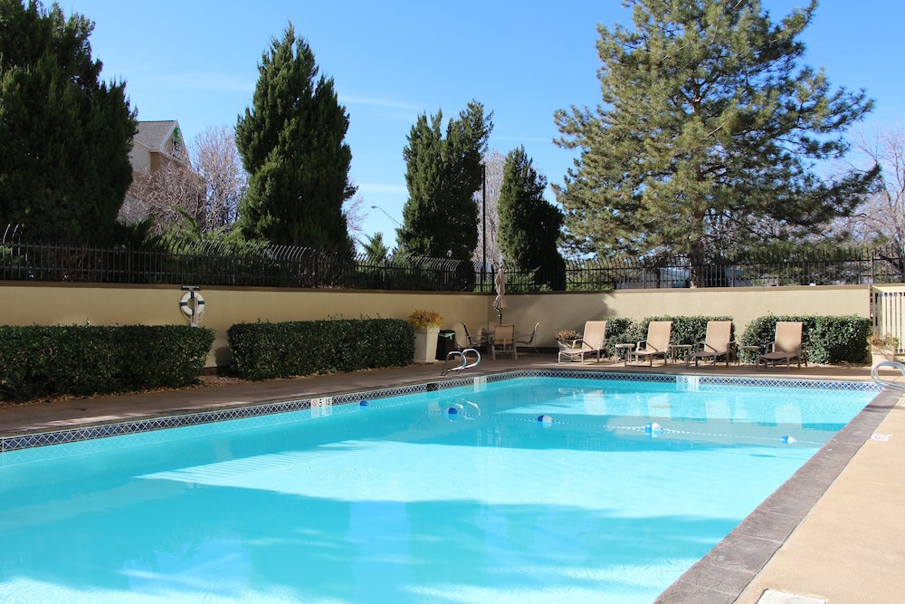 Holiday Inn Denver Lakewood 18/61