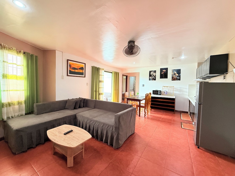 Badladz Staycation Condos Puerto Galera 31/50