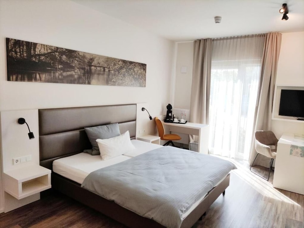 JUNIOR SUITE, STUDIO, DOUBLE BED, SOFA, ACCESSIBLE