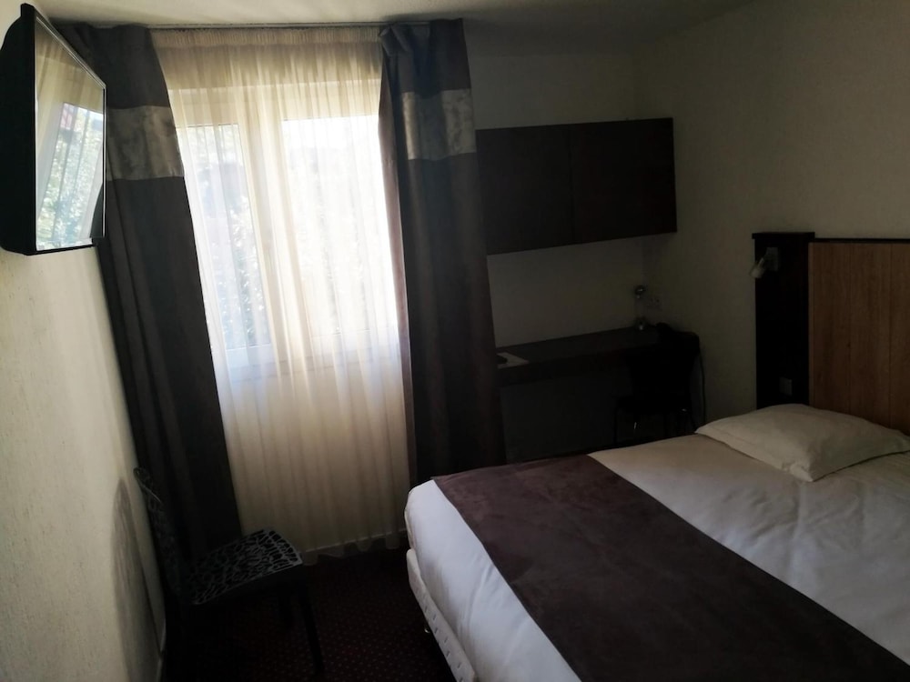 Adonis Arc Hotel Aix 24/68
