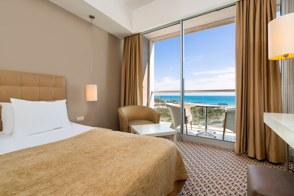Room, Lateral Side Sea View