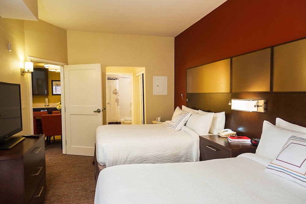 Residence Inn Ottawa Airport 7/30