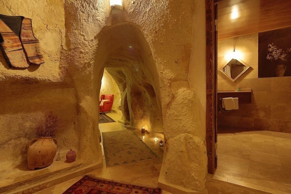 Jerveni Cave Hotel 28/47