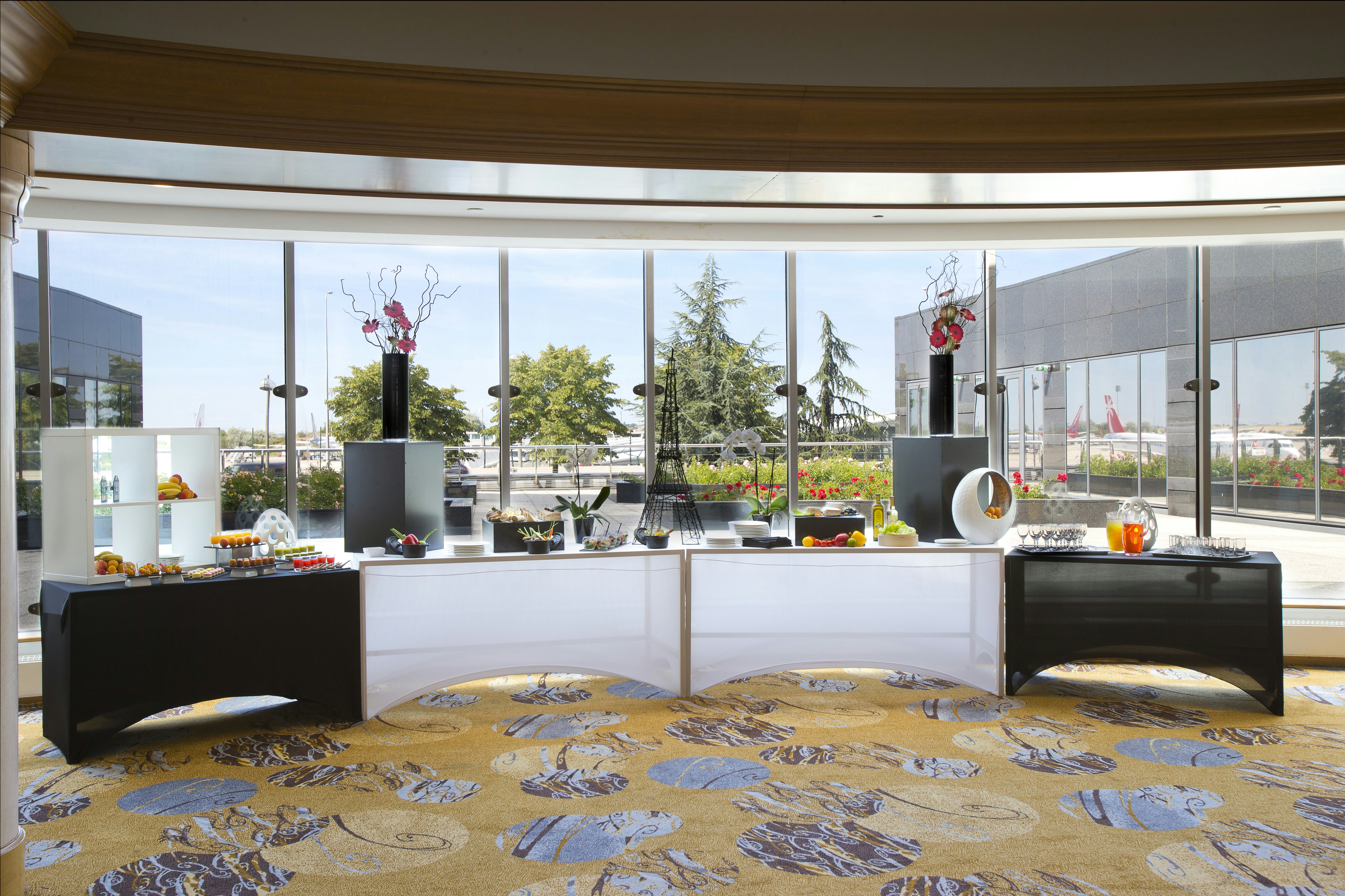 Hilton Paris Charles De Gaulle Airport 9/84