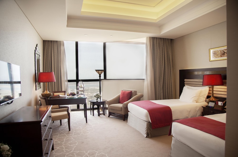 DELUXE, TWIN BEDS, PALACE VIEW