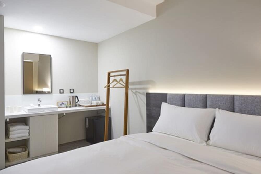 Z Hotel 50/59