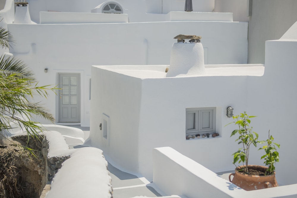 Aqua Serenity Santorini Luxury Suites 2/50