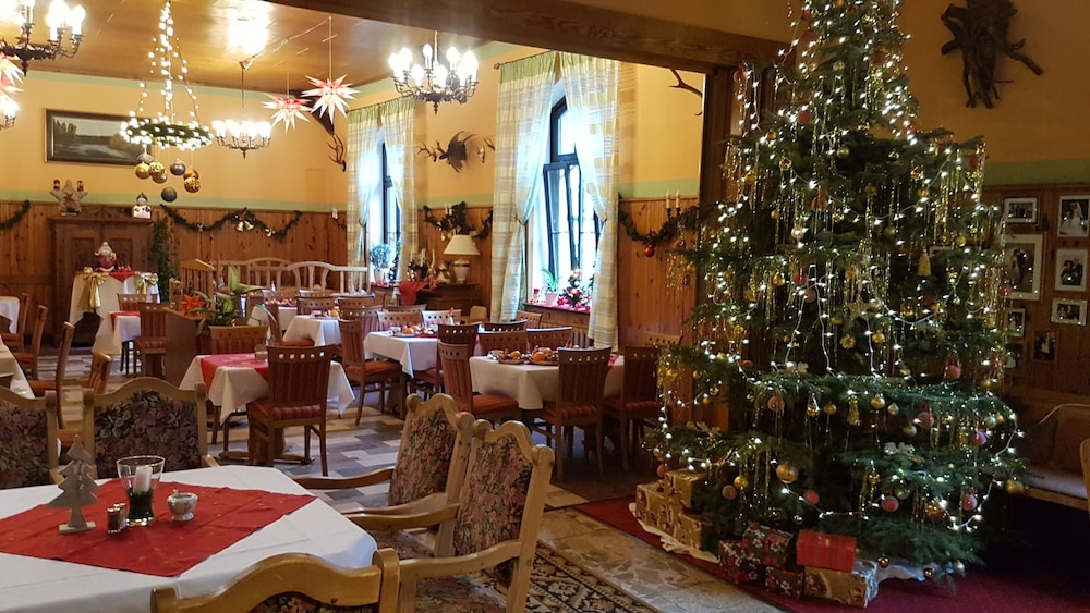 Hotel Zum Burgergarten 33/50