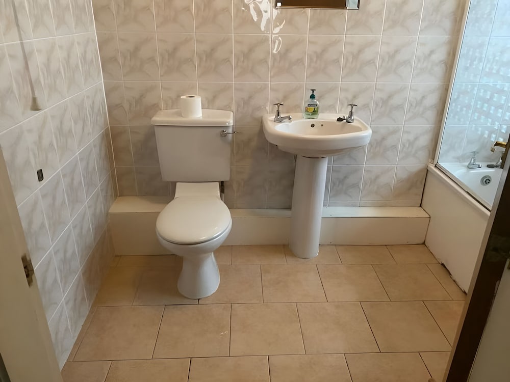 OYO Baytree Lodge 28/33