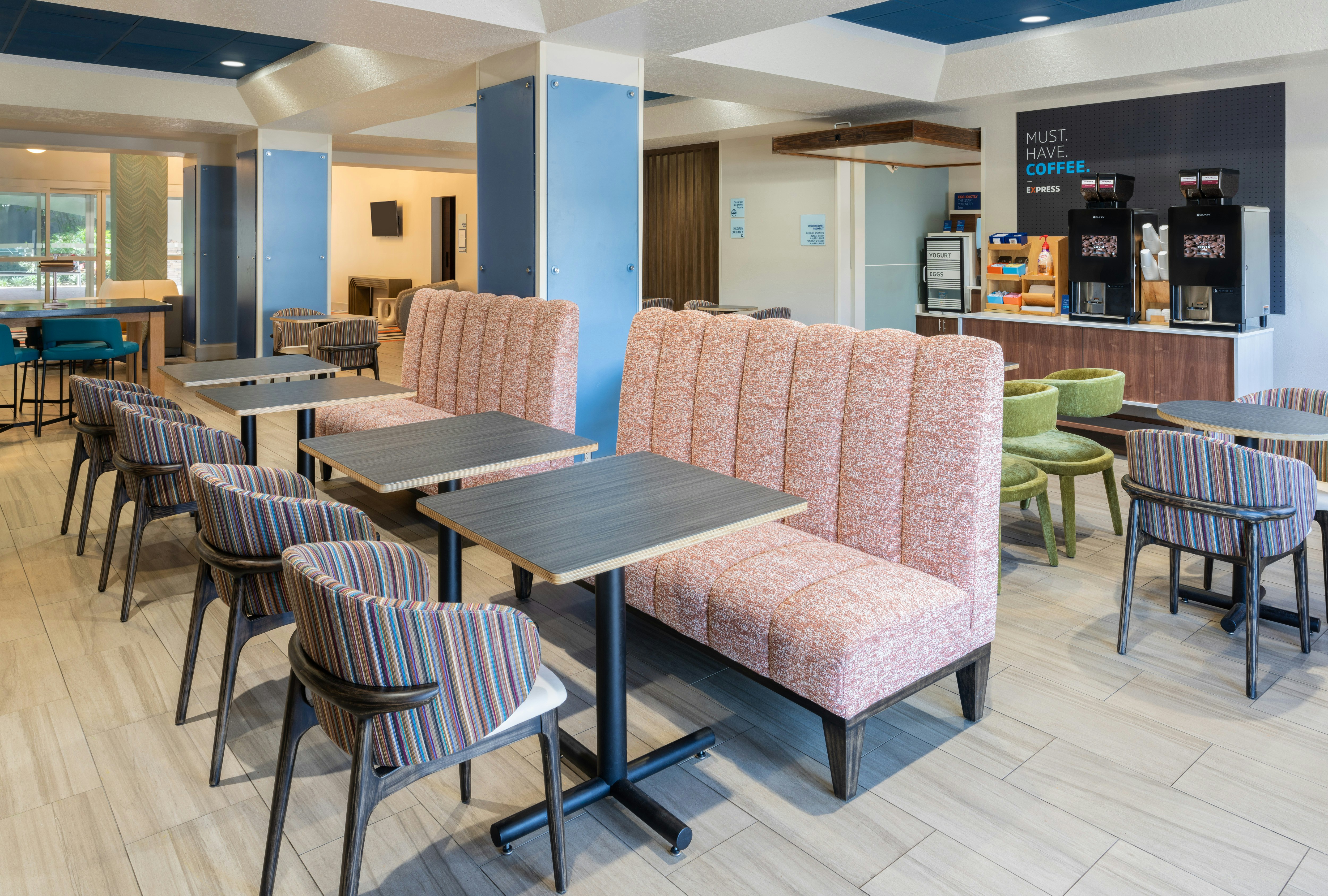Holiday Inn Express And Suites Orlando International Airport 38/62
