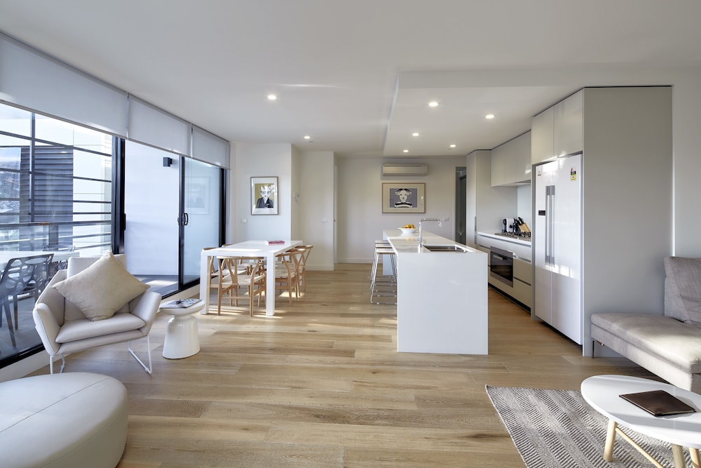 381 Cremorne 27/57