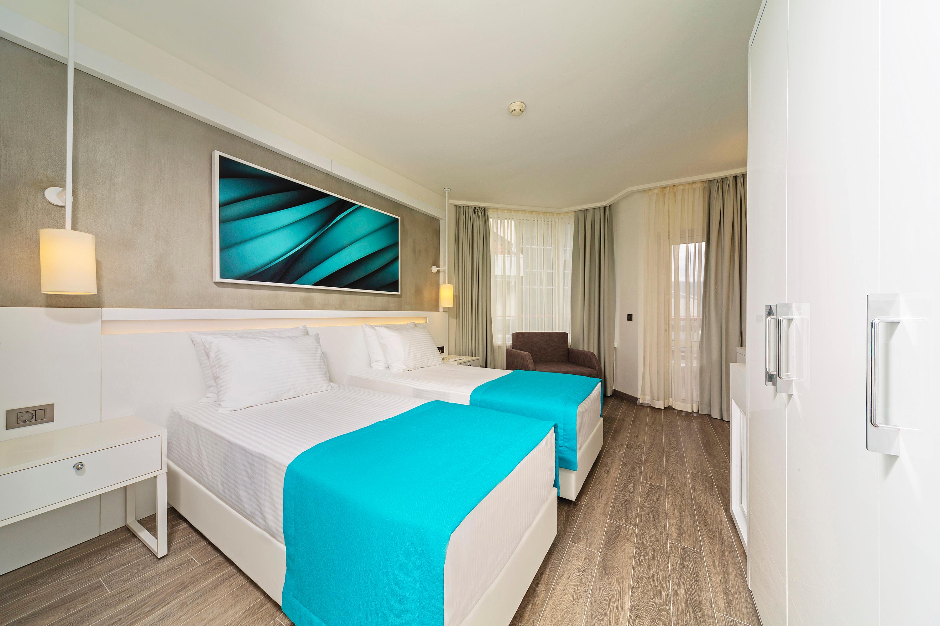 ROOM, DOUBLE BED, SIDE SEA VIEW