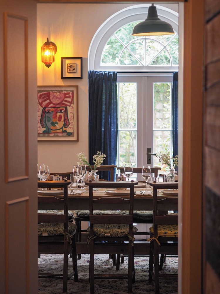 Artist Residence London 42/50