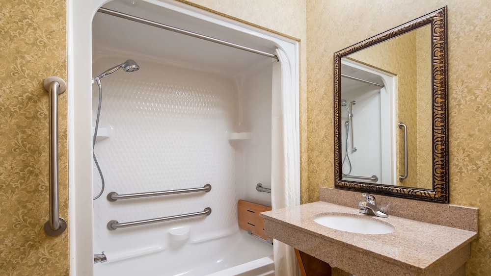 Best Western Plus Bradbury Inn & Suites 13/39