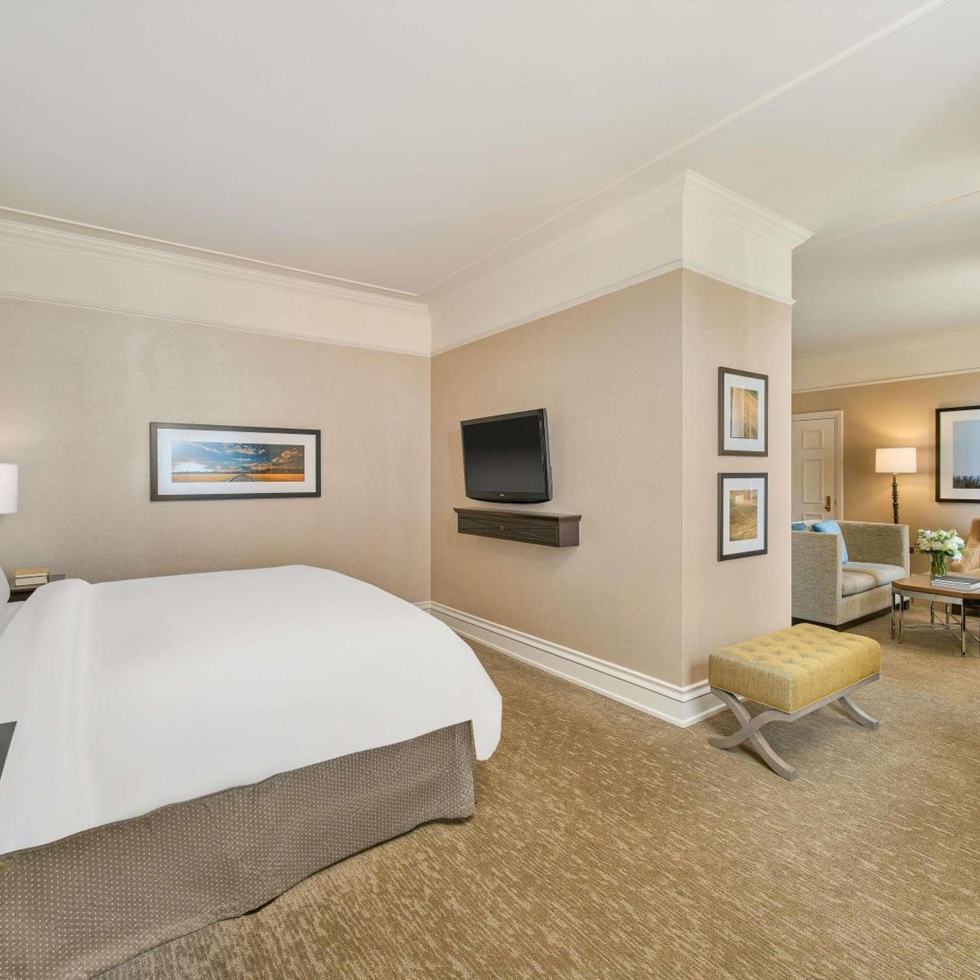 Fairmont Gold, Suite, King Bed, Lounge Access