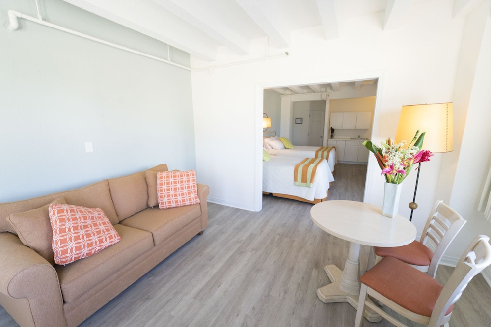 The Broadmore Miami Beach 24/48