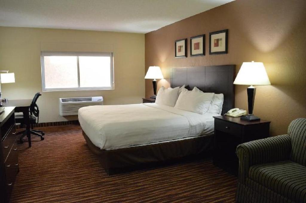 Deluxe, King Bed, Sofa