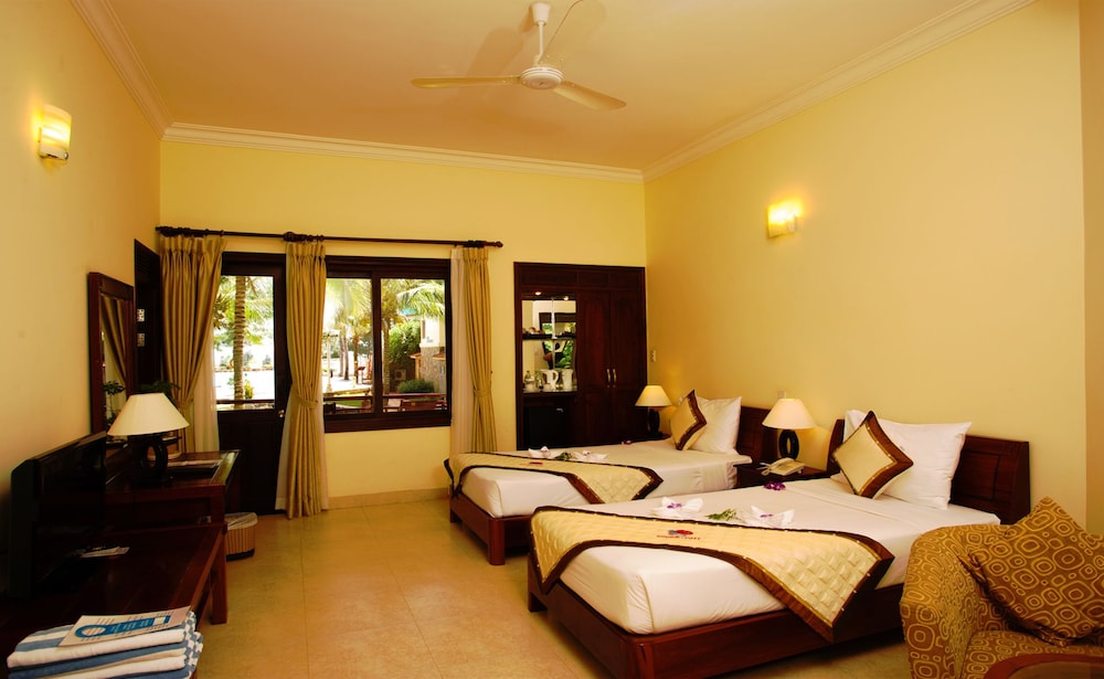 Golden Coast Resort And Spa 18/50