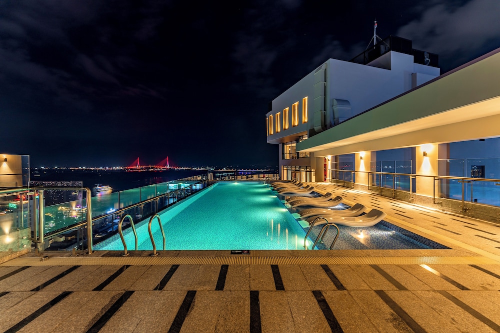 Charmant Suites a Boutique Hotel Can Tho 46/50