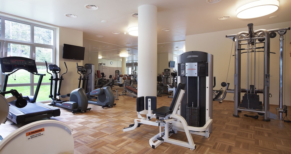 Ana Hotels Sport Poiana Brasov 20/33
