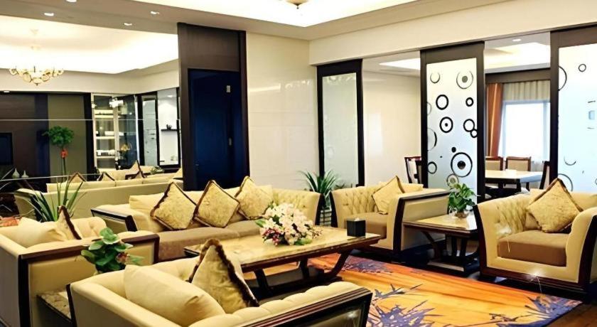 Yaoxi Dynasty Hotel 22/47