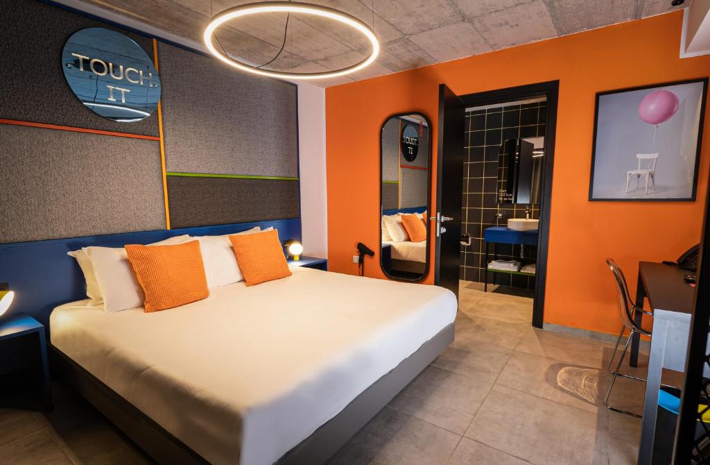 Room at IKYK HOTEL, ST JULIANS