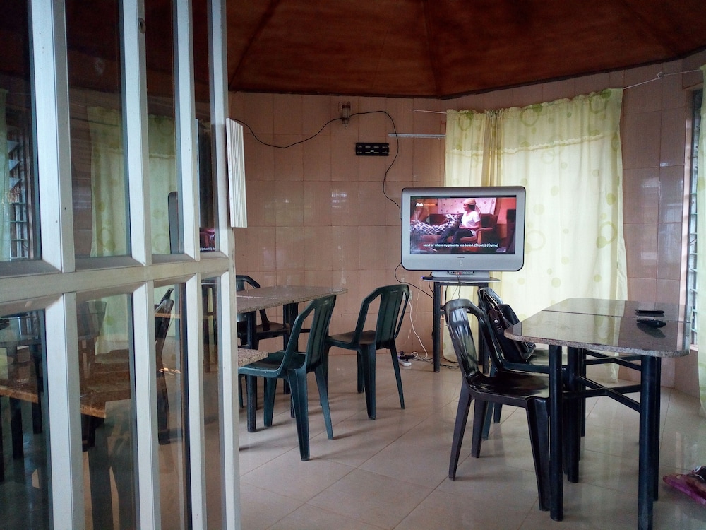 Abeokuta Hill View Hotel 35/50