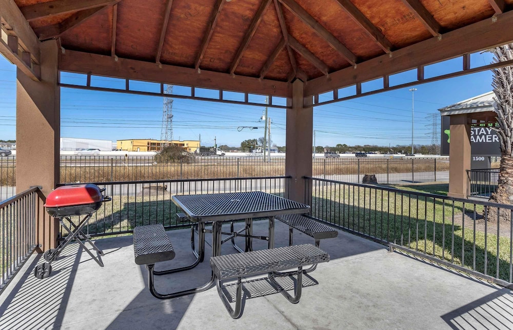 Extended Stay America Suites Houston - IAH Airport 30/62