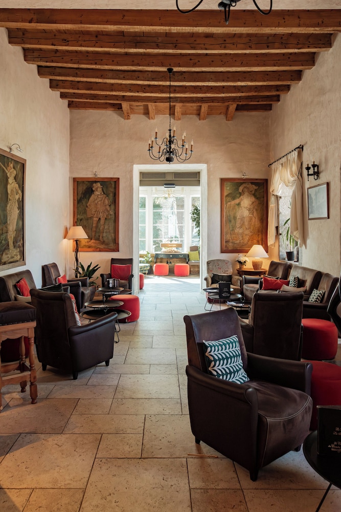 Chateau des Comtes de Challes 30/56