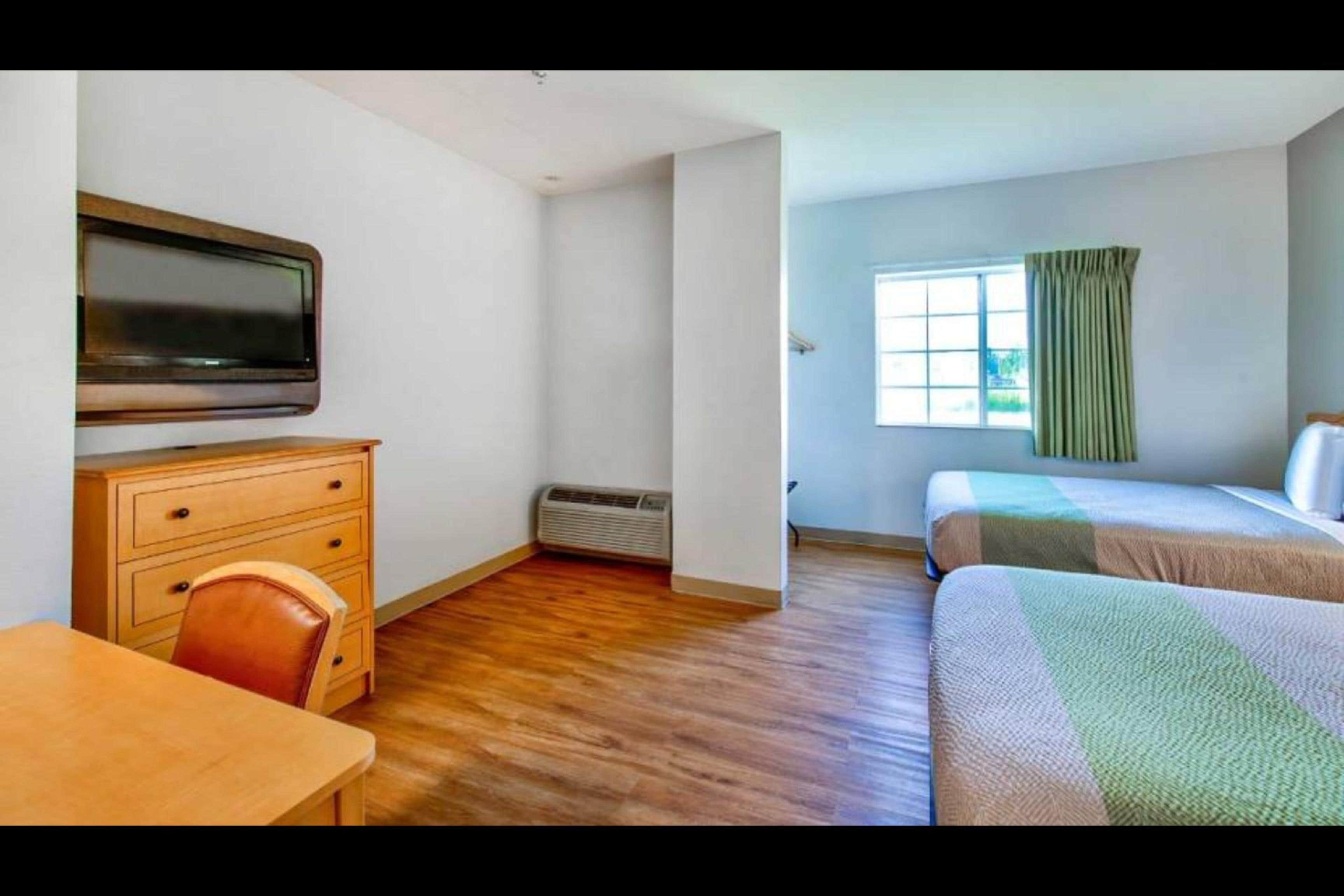 Oyo Townhouse Sulphur,LA Extended Stay I-10 10/27