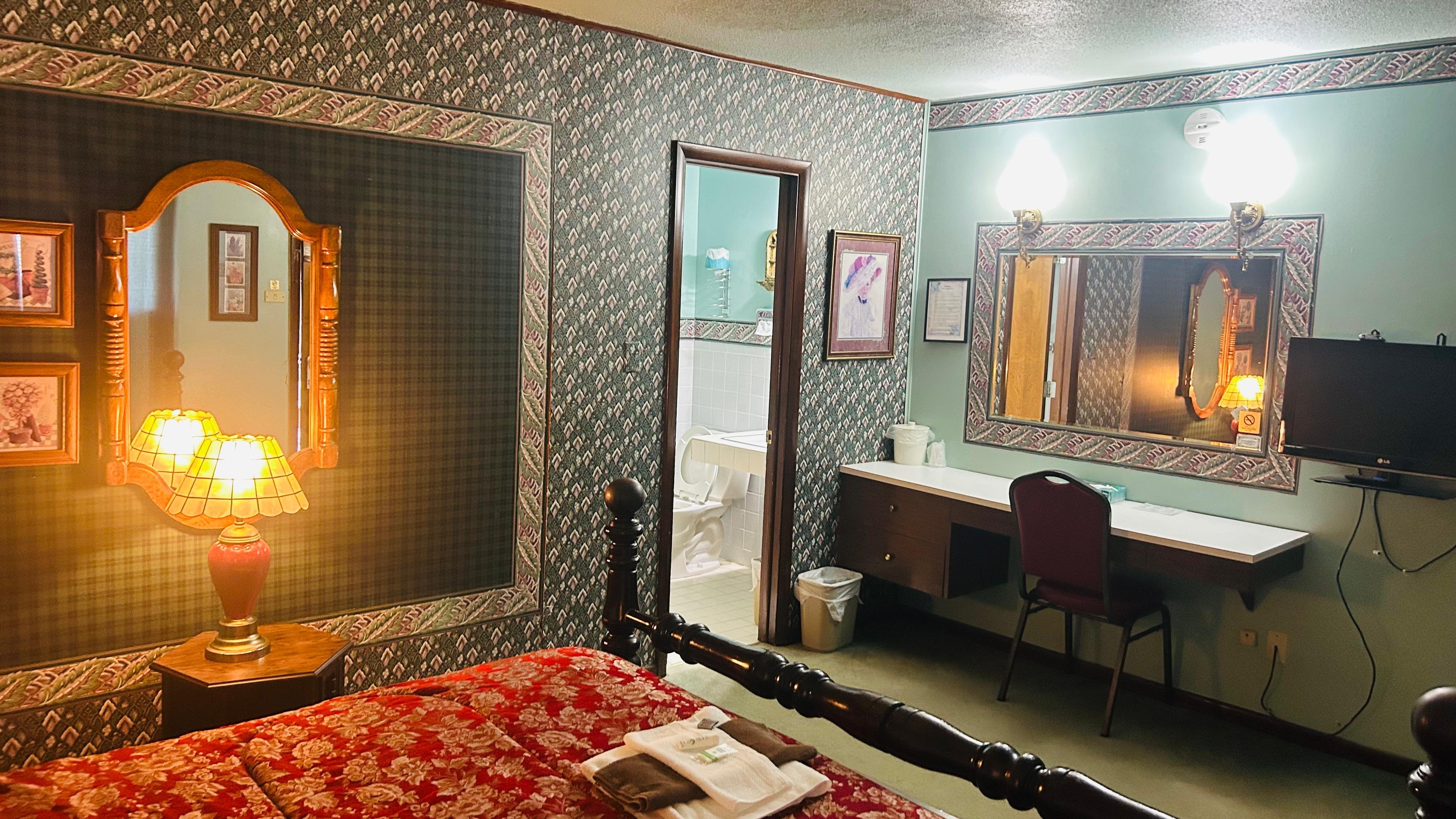 Victorian Inn Motel & Suites 24/48