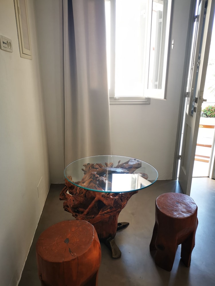Niriides Apartaments 35/60