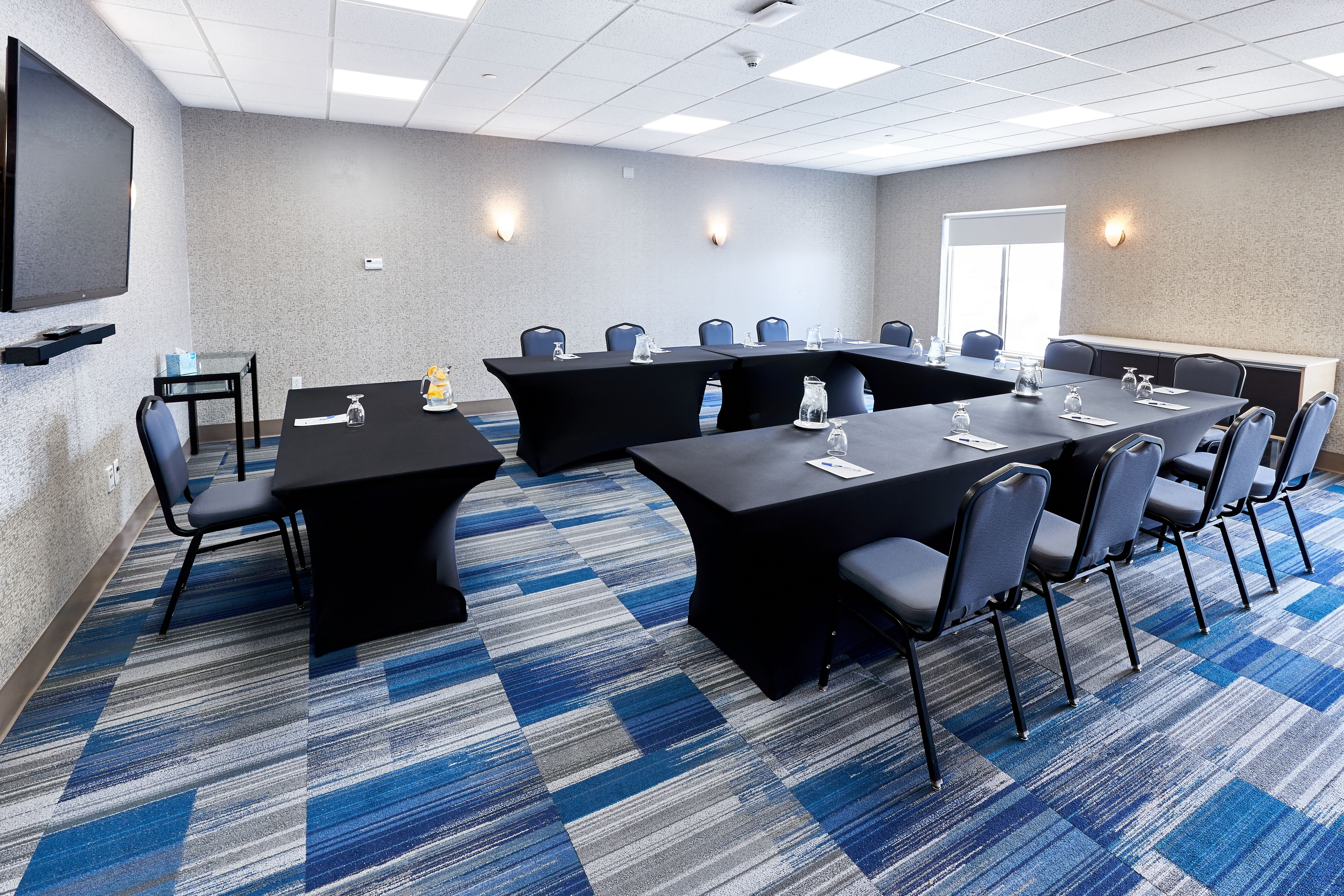 Holiday Inn Express Suites Dieppe Airport 58/63