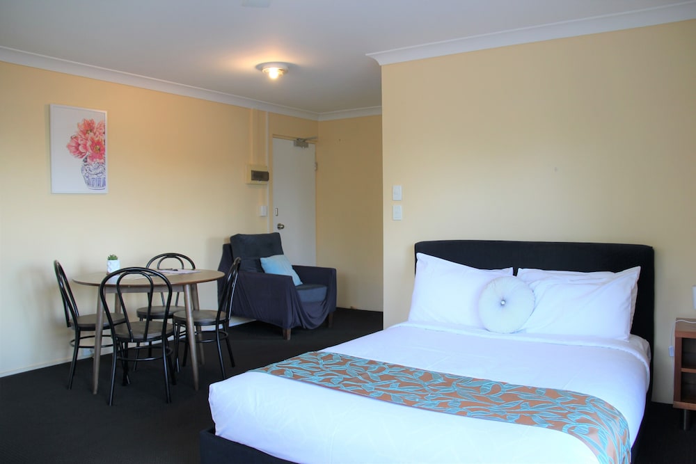 Broadwater Keys 12/72