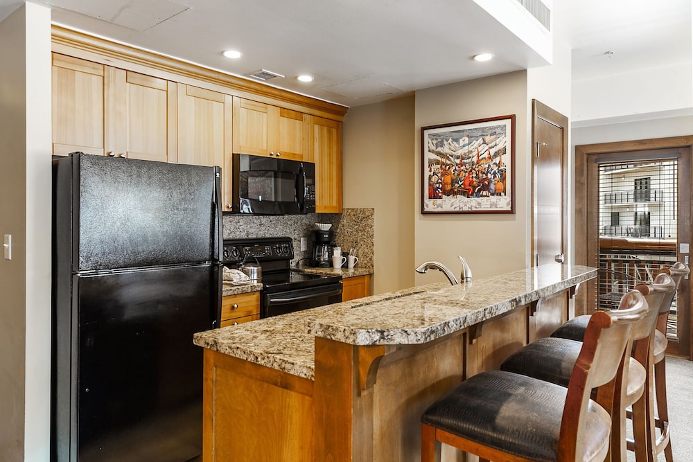 Sundial Lodge by All Seasons Resort Lodging 40/50
