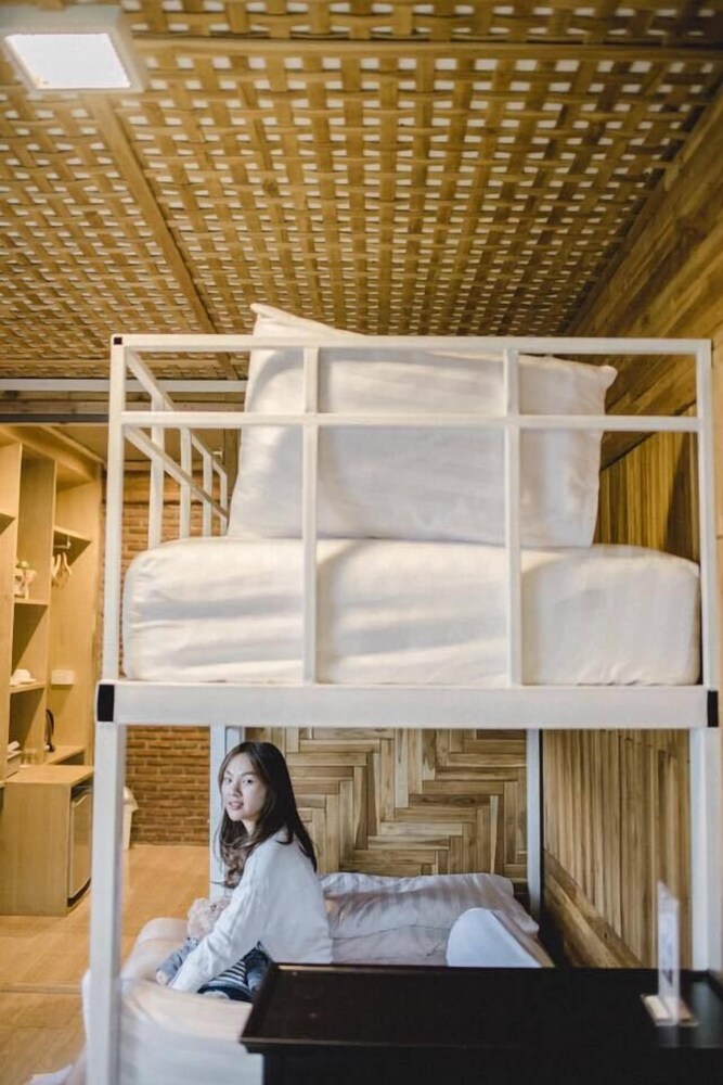 Crystal Box Hotel 23/32